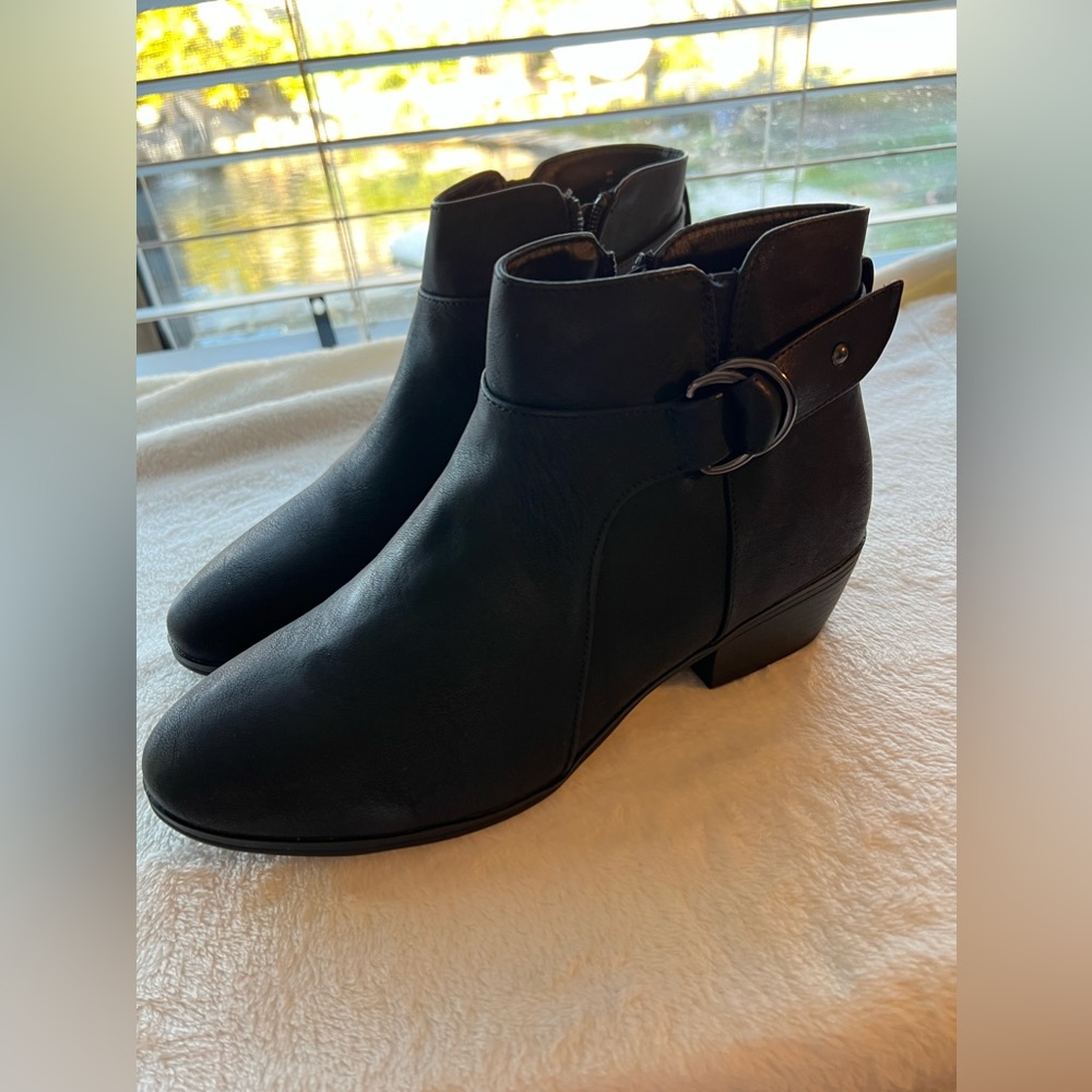 Beautiful Savaii New York black ankle boots. Brand new never used.